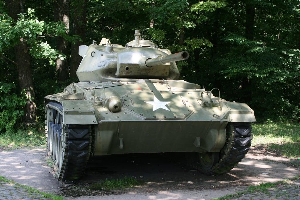Изображение Tank M24 Chaffee. tank ww2 char lorraine worldwar2 panzer moselle chaffee m24 spicheren spichern americantank 2eguerremondiale spichererberg charaméricain tankm24 amerikanischerpanzer