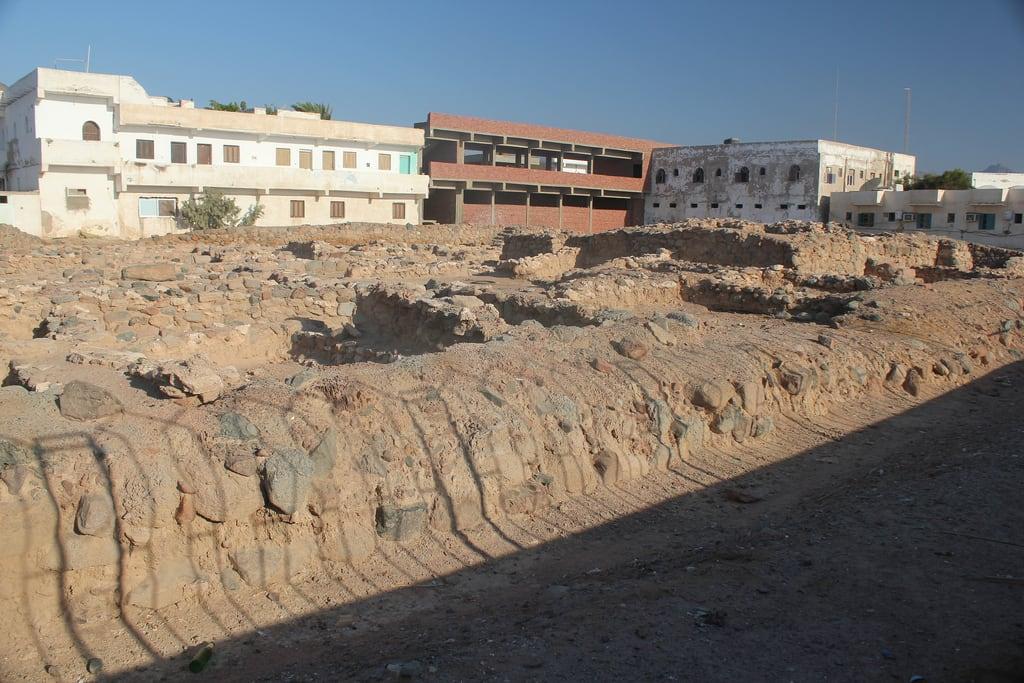 Gambar dari Nabataens Port. archaeology marine ruins ship walls relics