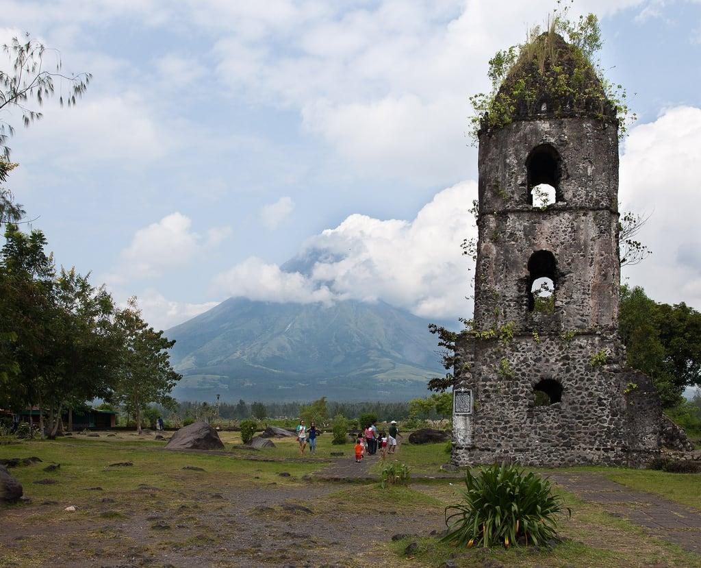 Image of Cagsawa Ruins. 