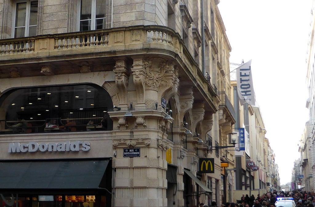 Image of Porte Dijeaux. france pierre bordeaux balcon corbeau aquitaine