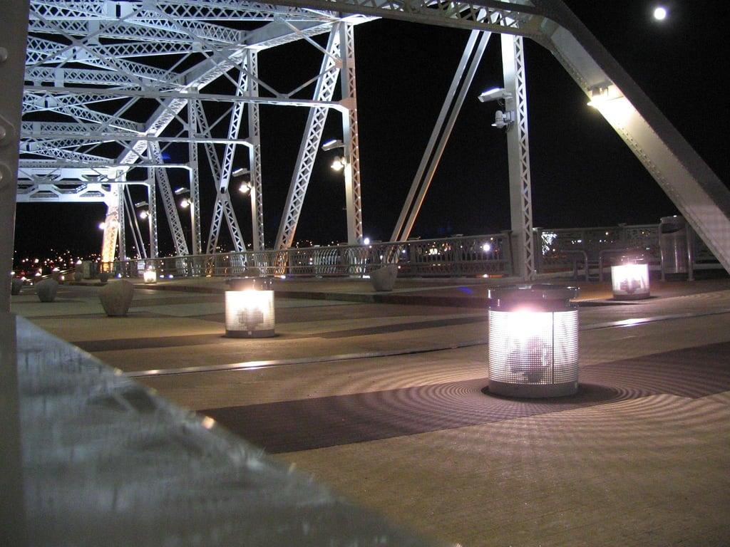 Image of John Seigenthaler Pedestrian Bridge. nashville tennessee pedestrianbridge nashvilletn nashvilletennessee shelbystbridge bmok bmok2 johnseigenthalerpedestrianbridge johnseigenthalerbridge