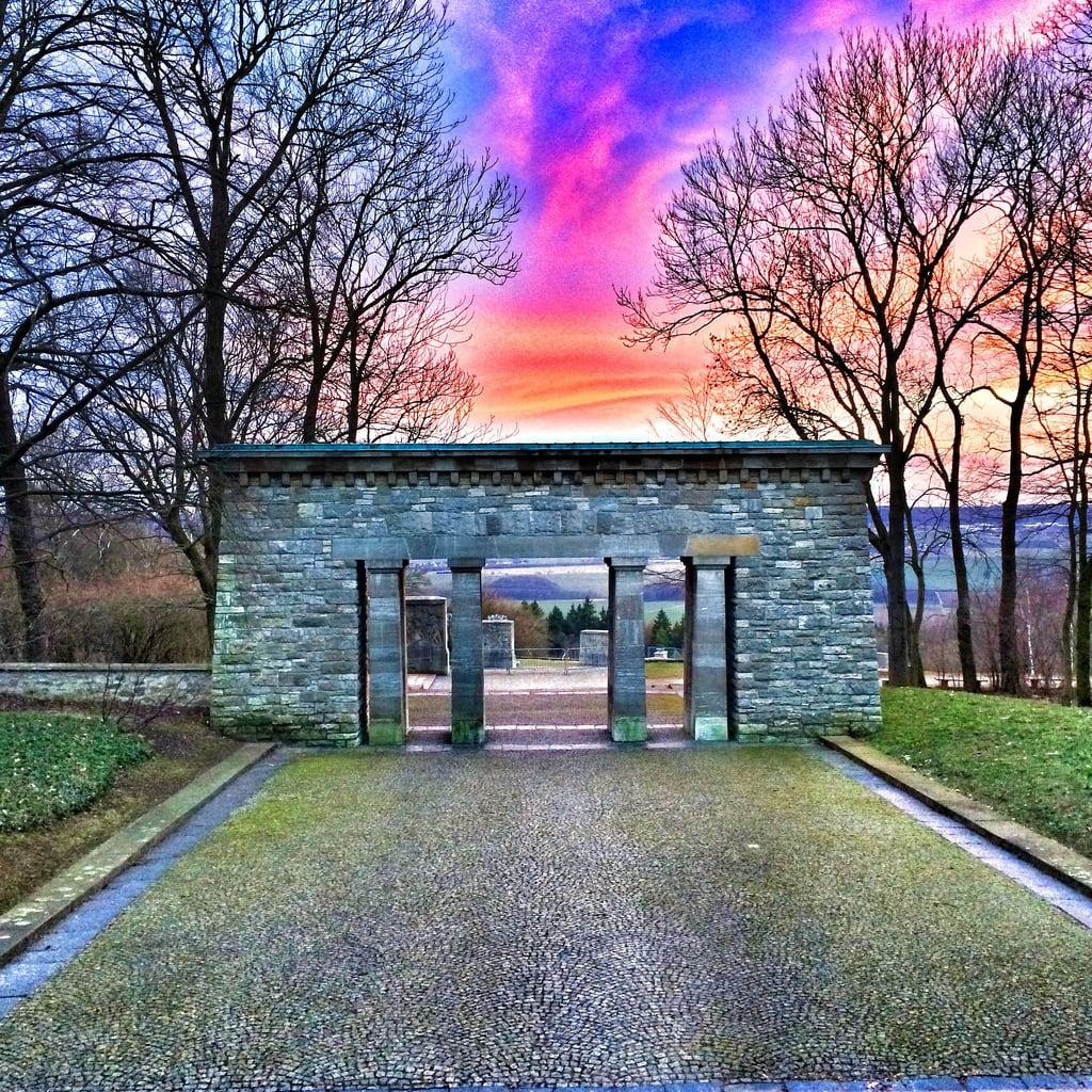 Mahnmal Buchenwald की छवि. sun sunrise buchenwald weimar sonnenuntergang sundown mahnmal denkmal uploaded:by=flickrmobile flickriosapp:filter=nofilter