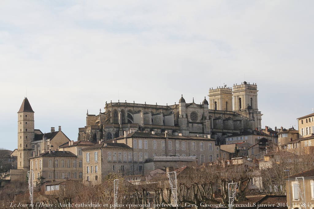 Изображение на Tour d'Armagnac. cathedral cathédrale monuments préfecture saintemarie évêché monumentshistoriques renaudcamus sénéchaussée tourd’armagnac