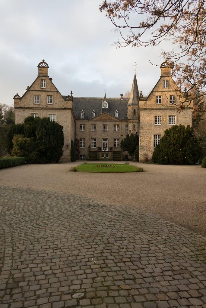 Image of Schloss Surenburg. castle canon burg münsterland surenburg wasserschloss tecklenburgerland 100schlösserroute riesenbeck
