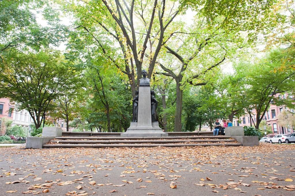 صورة Patrick Andrew Collins. sculpture monument statue ma memorial massachusetts greater patrickandrewcollins bostonboston