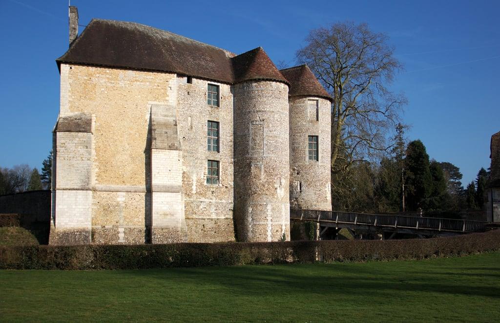 Château d'Harcourt 的形象. castle 17thcentury château burg harcourt monumenthistorique 17jahrhundert classé pa00099443