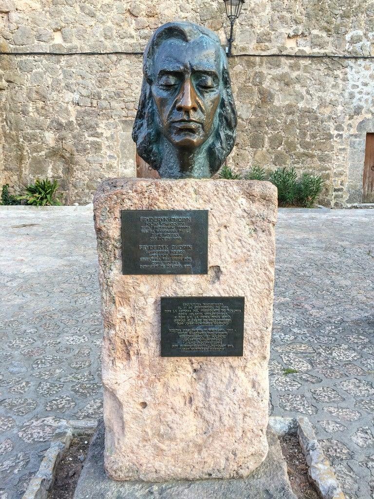 Frederic Chopin की छवि. spain europe espana mallorca majorca valldemossa balearicislands iphone5s fujifilmx20
