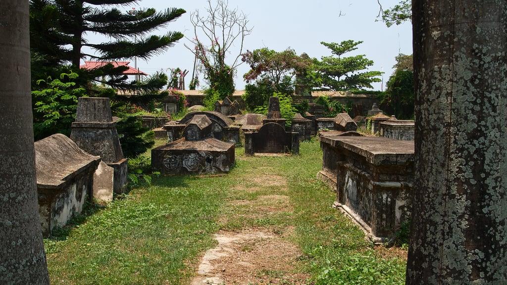 Dutch cemetery görüntü. india kerala karnataka southernindia ro016b tamilnadu darktable ccby40