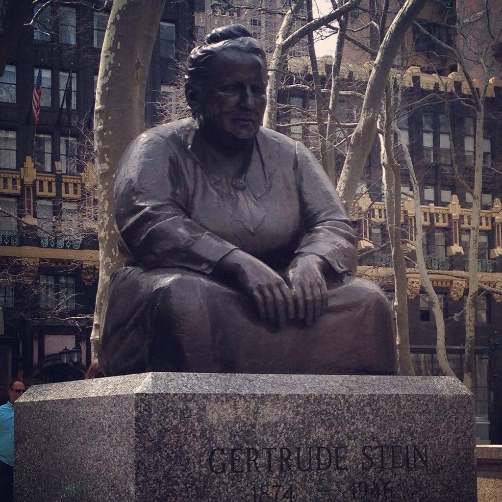 Afbeelding van Gertrude Stein. nyc newyork poetry nypl bryantpark gertrudestein