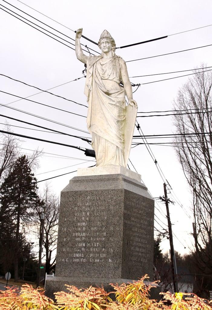 ภาพของ Goddess of Liberty. sculpture monument statue ma memorial massachusetts carlisle greatermerrimackvalley