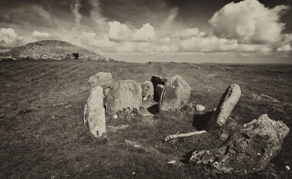 ภาพของ Cairn. ireland summer pentax stoneage neolithic meath oldcastle loughcrew pentaxk30 samsung1224f4