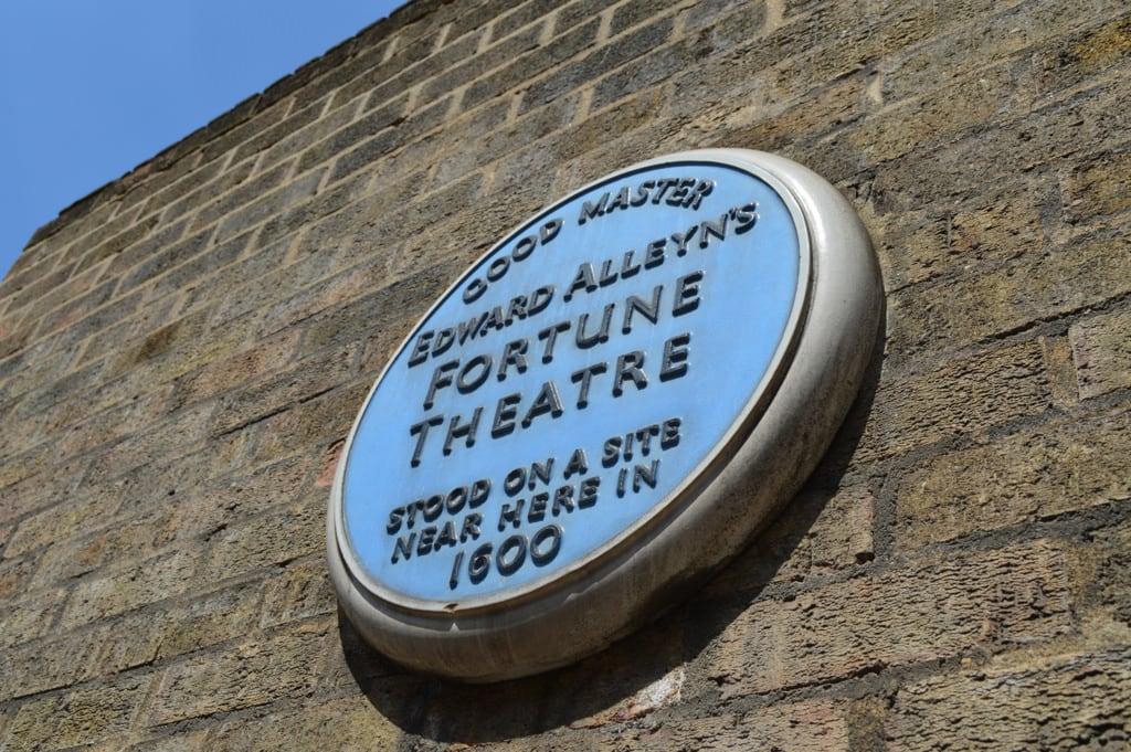 Fortune Theatre Plaque की छवि. plaque fortunetheatre