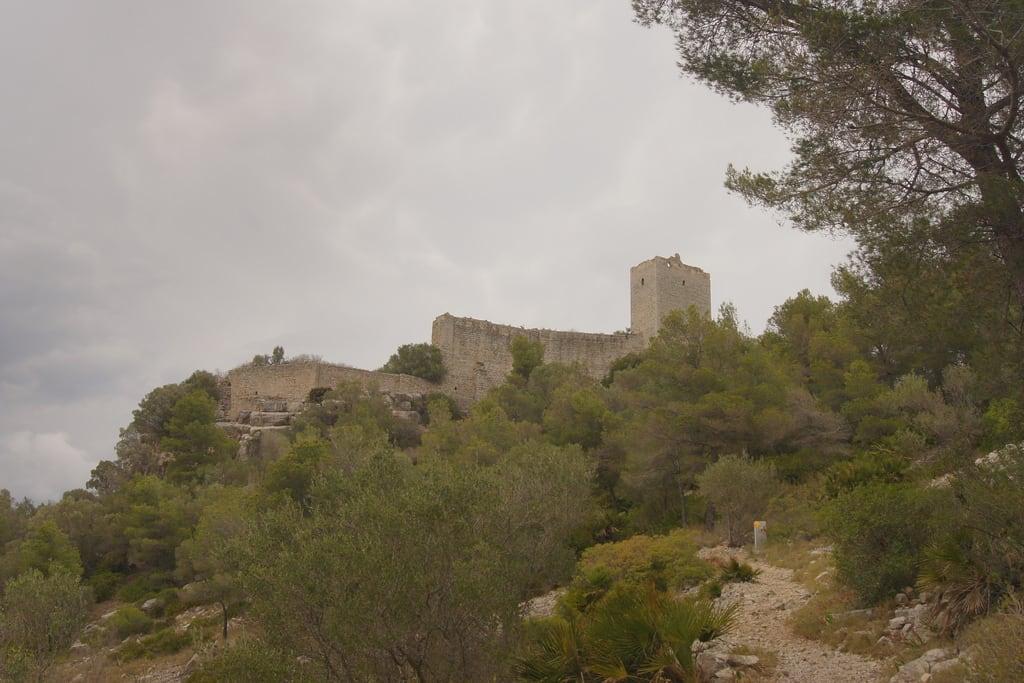Castillo de Pulpis görüntü. castillos castellón arquitecturamilitar castillosdeespaña