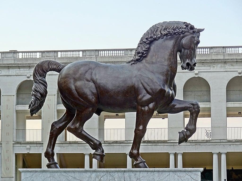 صورة Cavallo di Leonardo da Vinci. horse milan statue cheval milano davinci leonardo lotto sansiro cavallo scultura leonardodavinci ippodromo hyppodrome ippodromomilano