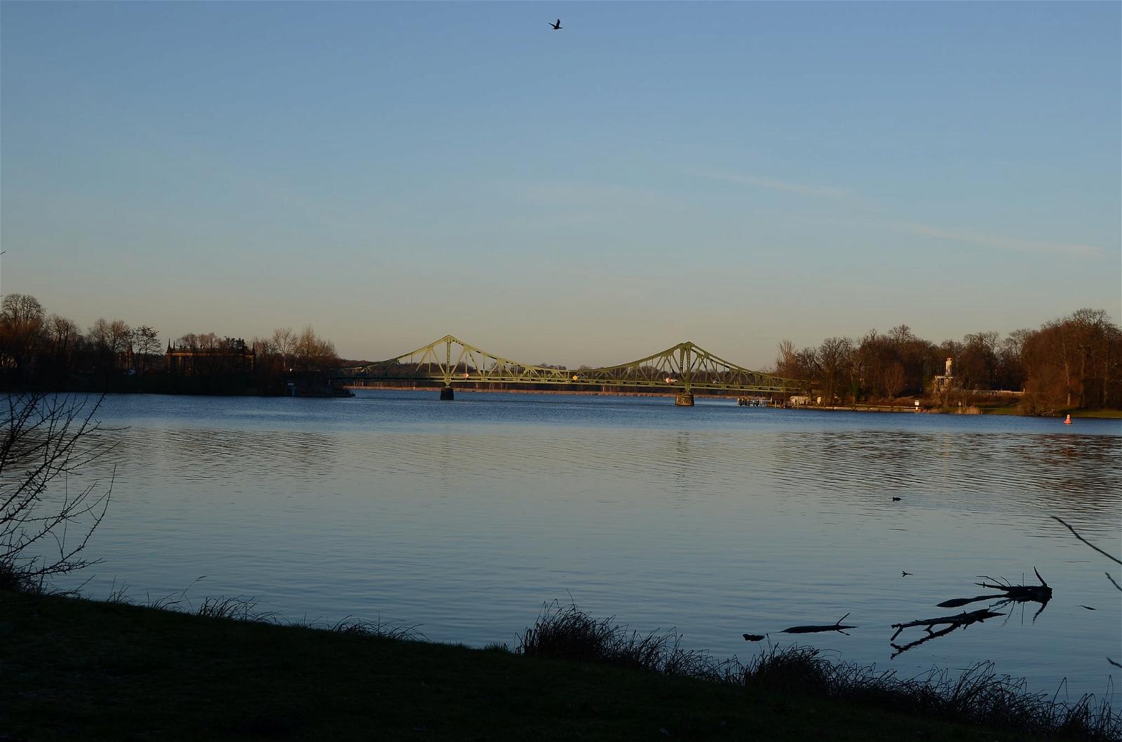 Afbeelding van Glienicker Brücke. potsdam glienickerbrücke parkbabelsberg
