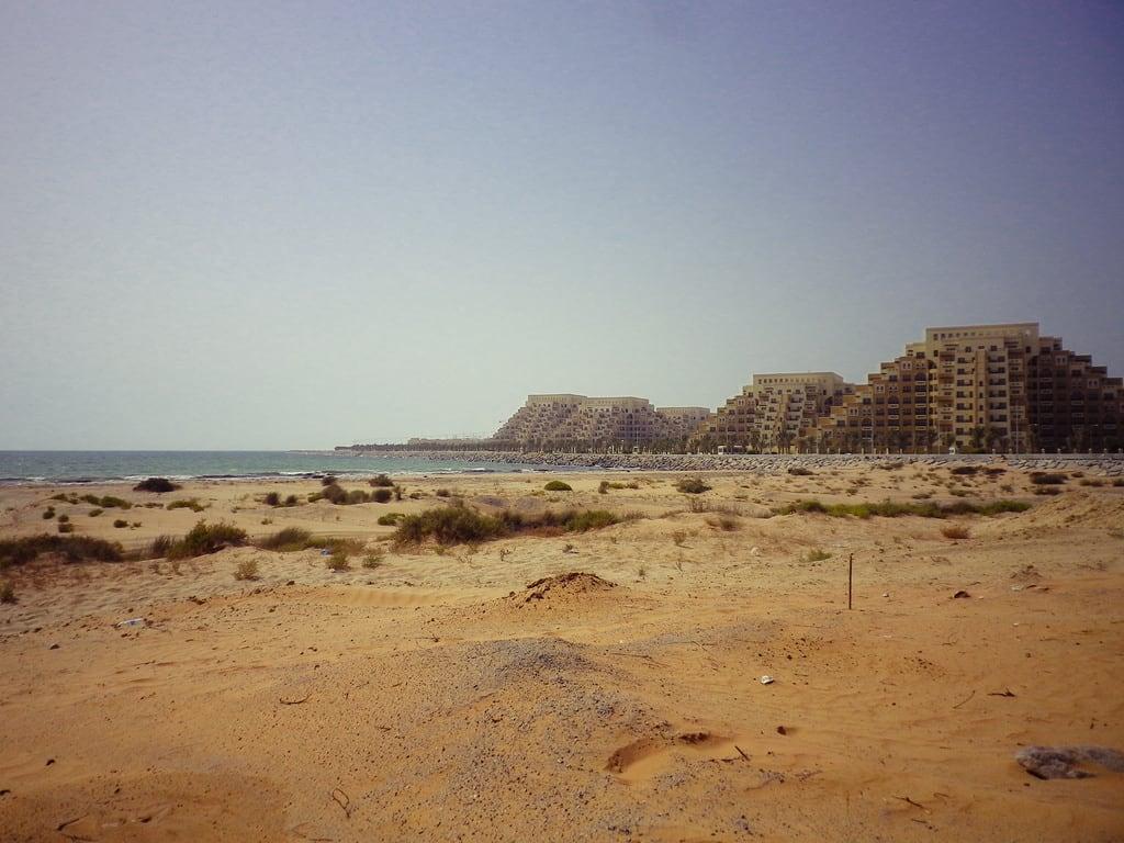 Аль хайм пляж. Рас Аль Хайма. Аль Дабаа Египет. Песок рас Эль Хайма. Рас-Эль-Хайма пляжи.