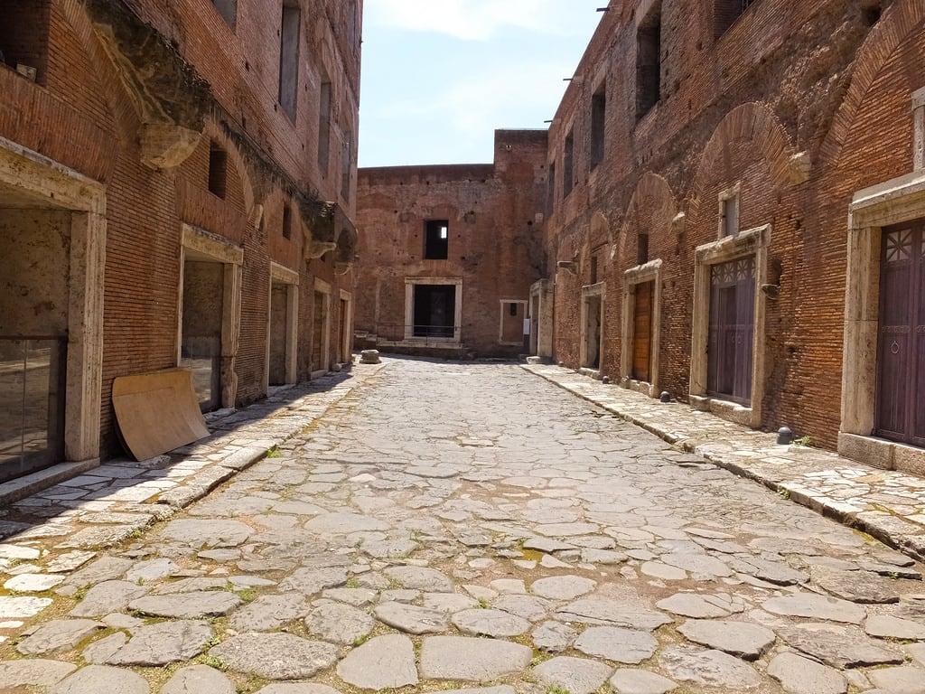 Image of Forum of Trajan. italy rome roma italia trajansmarkets mercatiditraiano mercatustraiani pleiades:depicts=423025