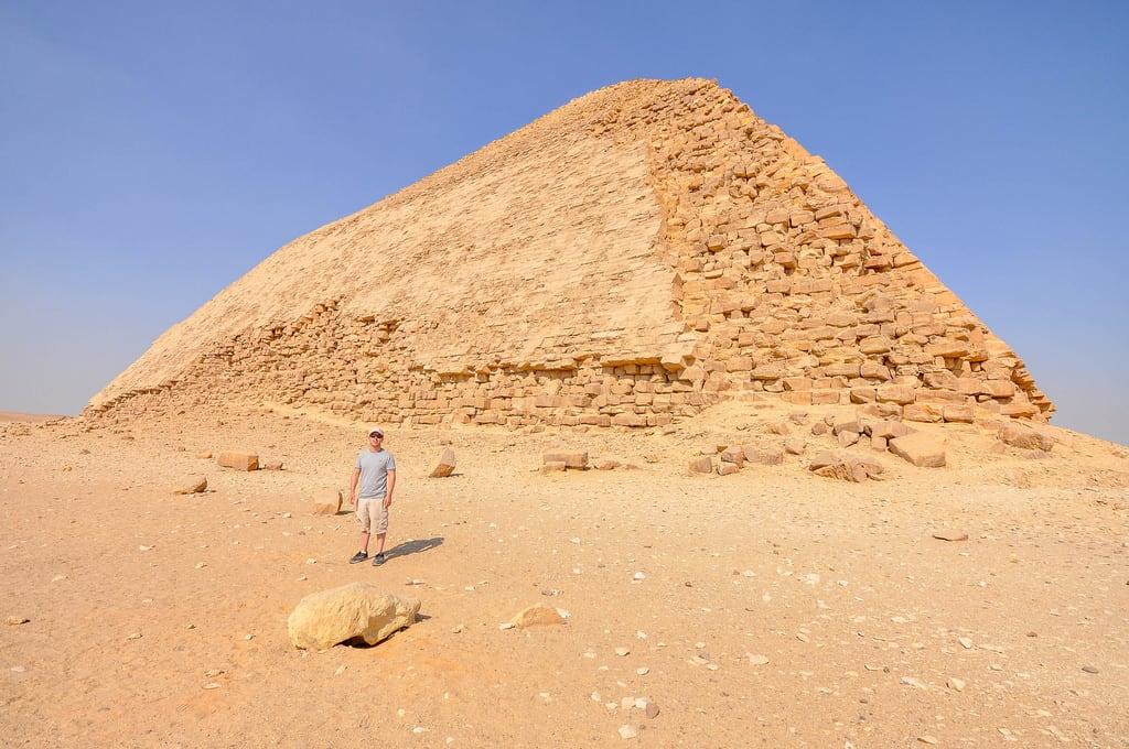 Bild av Pyramid of the Two Angles. 