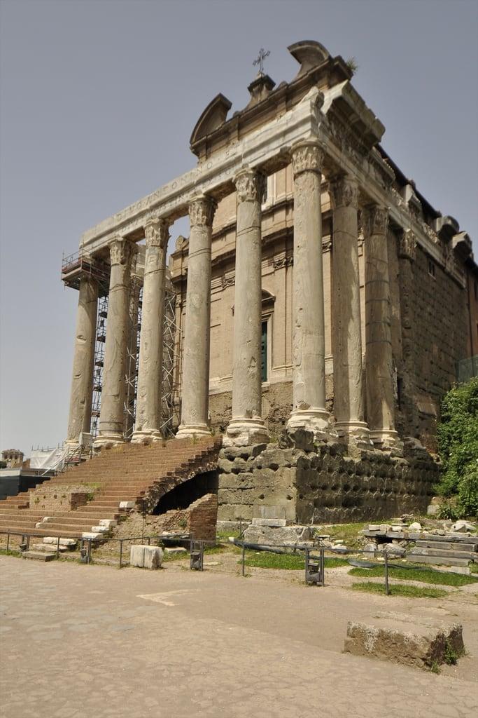 Temple of Antoninus and Faustina की छवि. digital nikon creativecommons ccbysa nikond5000 creativecommonsccbysa