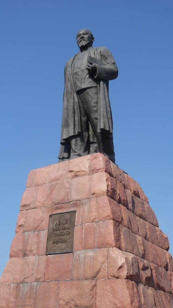 Imagine de Abay monument. centralasia kazakhstan almaty eurasia abay