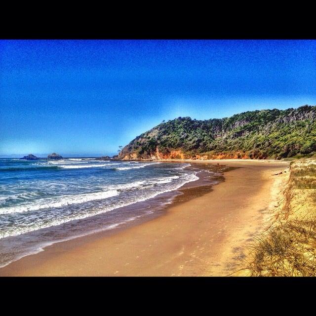 Immagine di Broken Head Beach. square squareformat iphoneography instagramapp uploaded:by=instagram foursquare:venue=4cfb1d79d7206ea845503d69