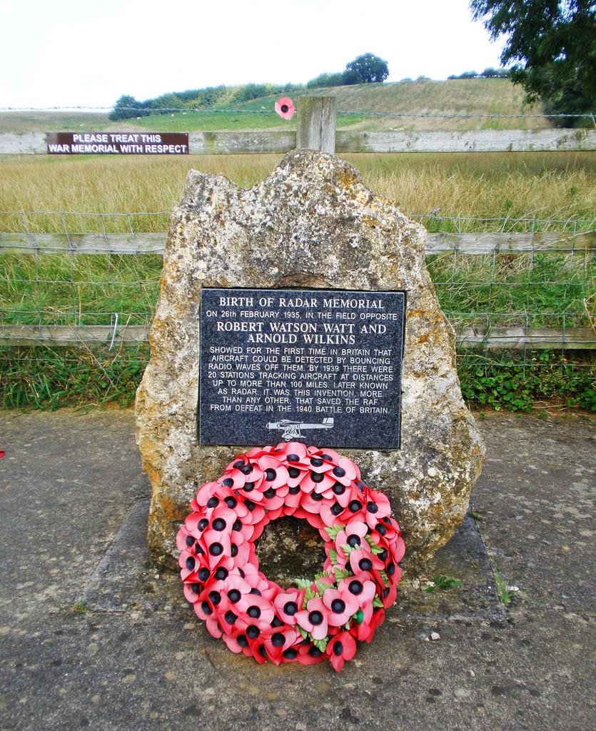 Afbeelding van Radar Memorial. memorial wwii northamptonshire radar daventry orfordness bawdseymanor robertwatsonwatt arnoldwilkins