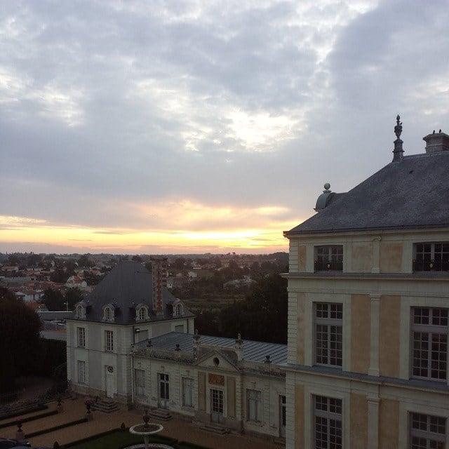 Kuva Château Colbert. sunset sky france castle square squareformat chateau campaign loire francia castello colbert loira maulevrier iphoneography instagramapp uploaded:by=instagram
