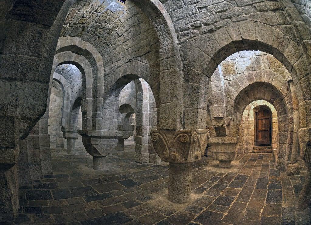 Monasterio de Leyre 的形象. románico bicri510000007