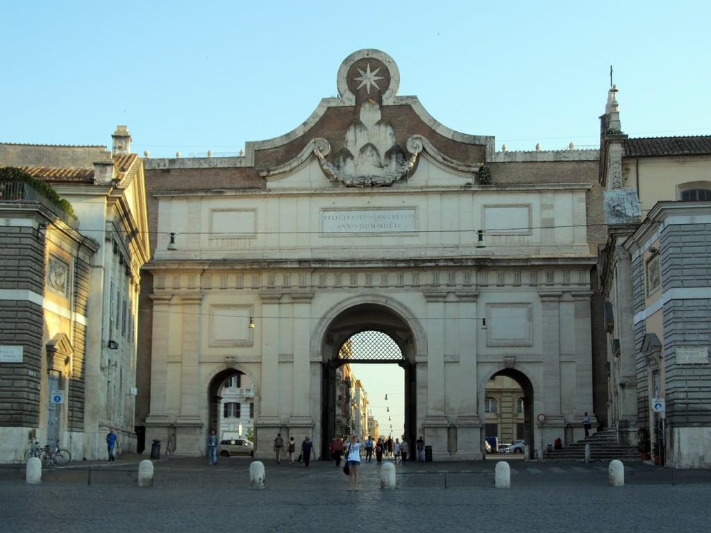 Porta del Popolo görüntü. road italy rome spring gate piazza popolo 2014