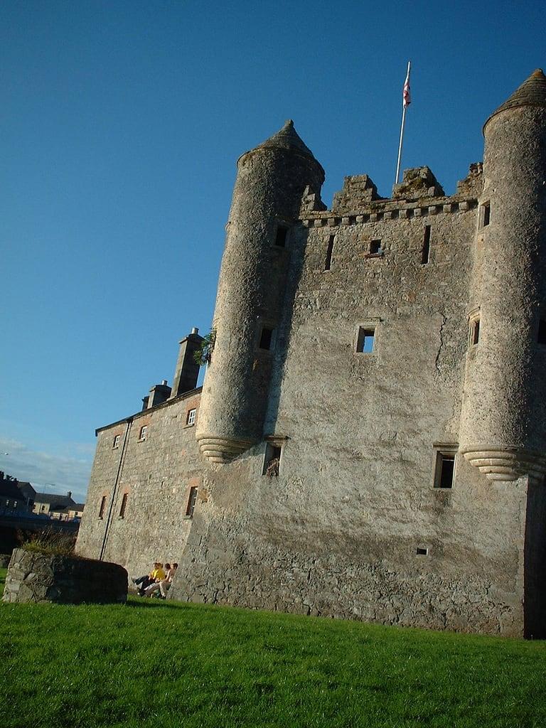 Enniskillen Castle görüntü. 2002 summer castle northernireland enniskillen