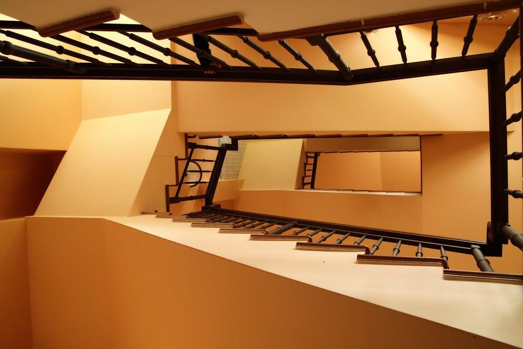 Billede af Pakruojo dvaras. stairs spiral golden hand staircase zigzag ratio pakruojis pakruojodvaras