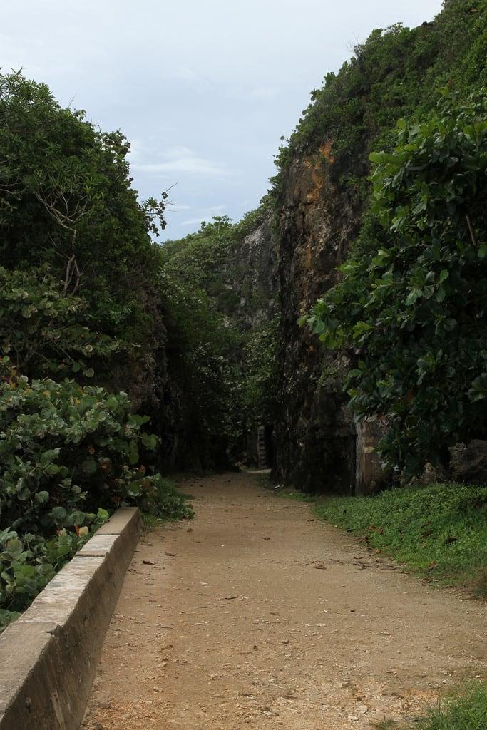 Guajataca Tunnel 의 이미지. travel vacation puertorico guajataca