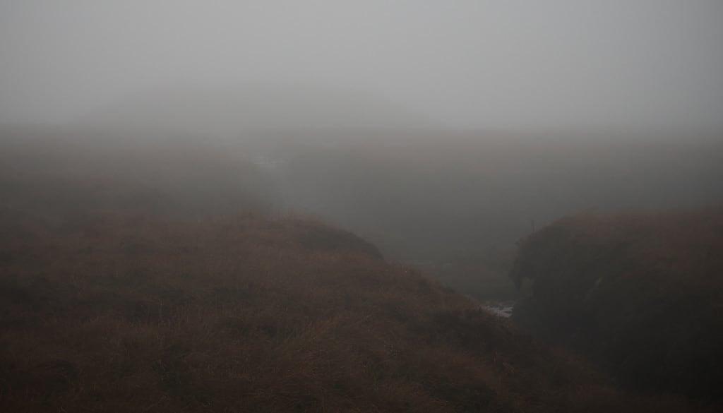 Bild av Seefingan Cairn. autumn ireland wet rain pentax hiking hills neolithic k30 seefingan pentax1855f3556 pentaxda1855f3556wr pentaxk30 dublinwicklowborder