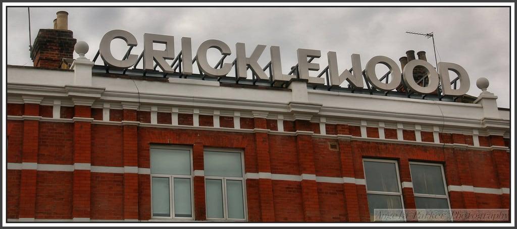 Obraz Cricklewood Broadway. london architecture buildings broadway 173 cricklewood nw2 costacoffee 3ht cricklewoodlondon