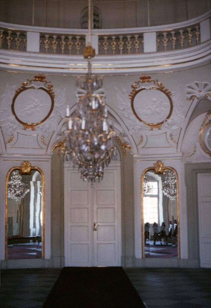 Зображення Schloss Ludwigsburg. germany schlossludwigsburg door reflection