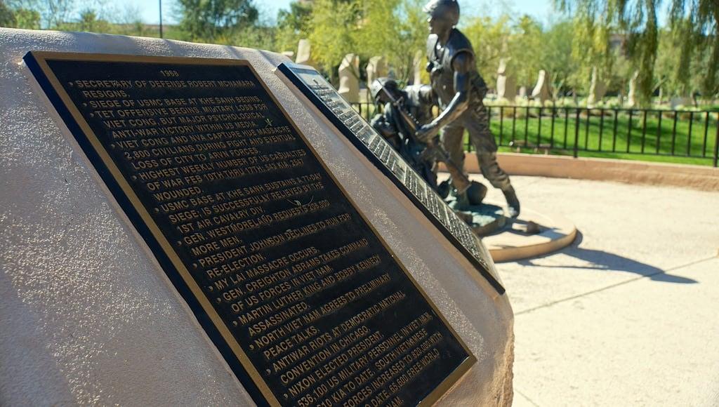 Vietnam Veterans Memorial की छवि. arizona phoenix capitol copper memorials sonye18200mmf3563