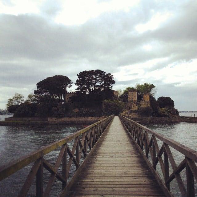 Afbeelding van Santa Cruz Castle. square squareformat rise iphoneography instagramapp uploaded:by=instagram