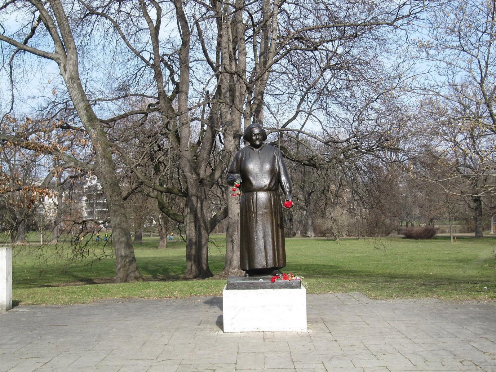 صورة Clara-Zetkin-Denkmal. leipzig