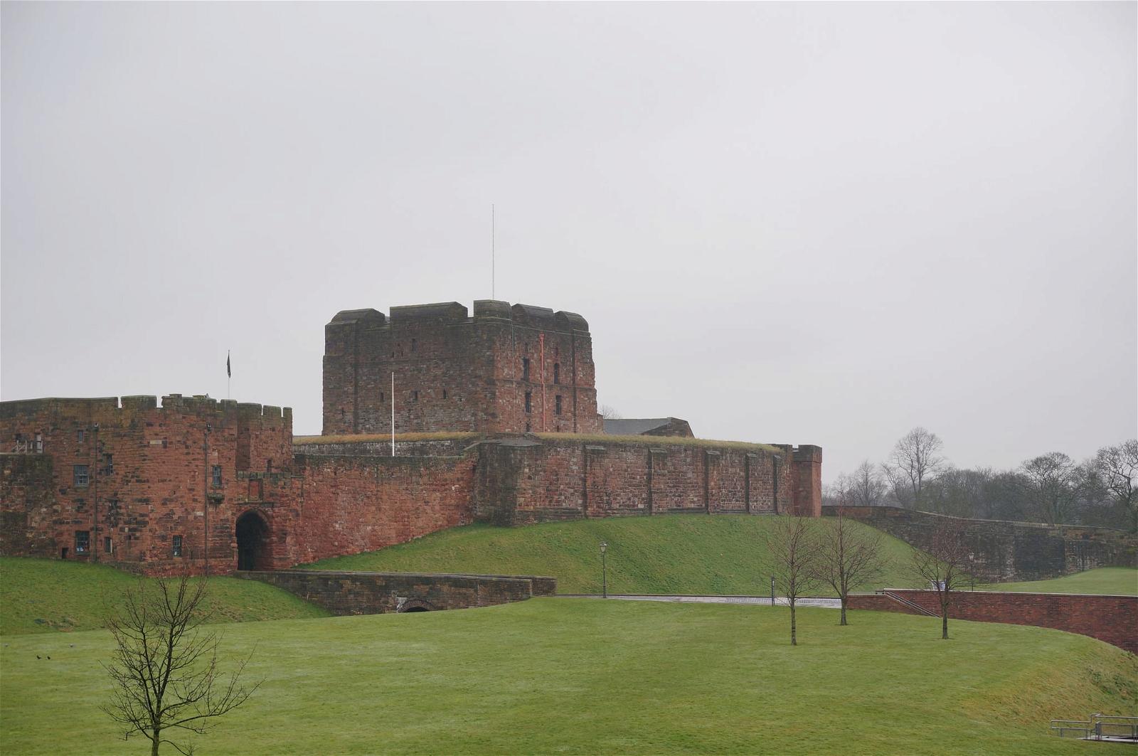 Bild av Carlisle Castle. castle carlisle file:md5sum=908c8bc5047d86c9d51cb7e162e7d1b4 file:sha1sig=beb354c67860ebbfa863e4076d045cbb567bb0f4