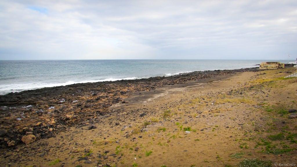 Bild von Playa De Guacimeta Strand mit einer Länge von 1447 m. sea costa beach mar seaside lanzarote playa canarias shore canary seashore canaryislands playahonda orilladelmar
