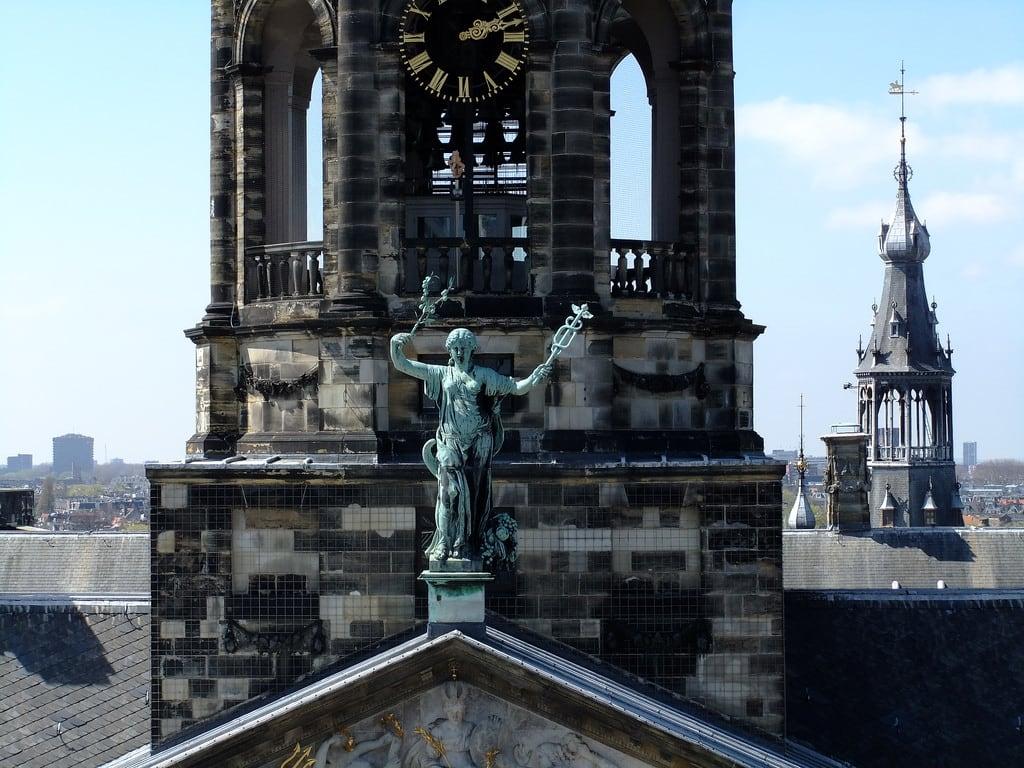 암스테르담 왕궁 의 이미지. amsterdam wheel statue nederland royal ferris palace standbeeld paleis pariserhjul koninklijk