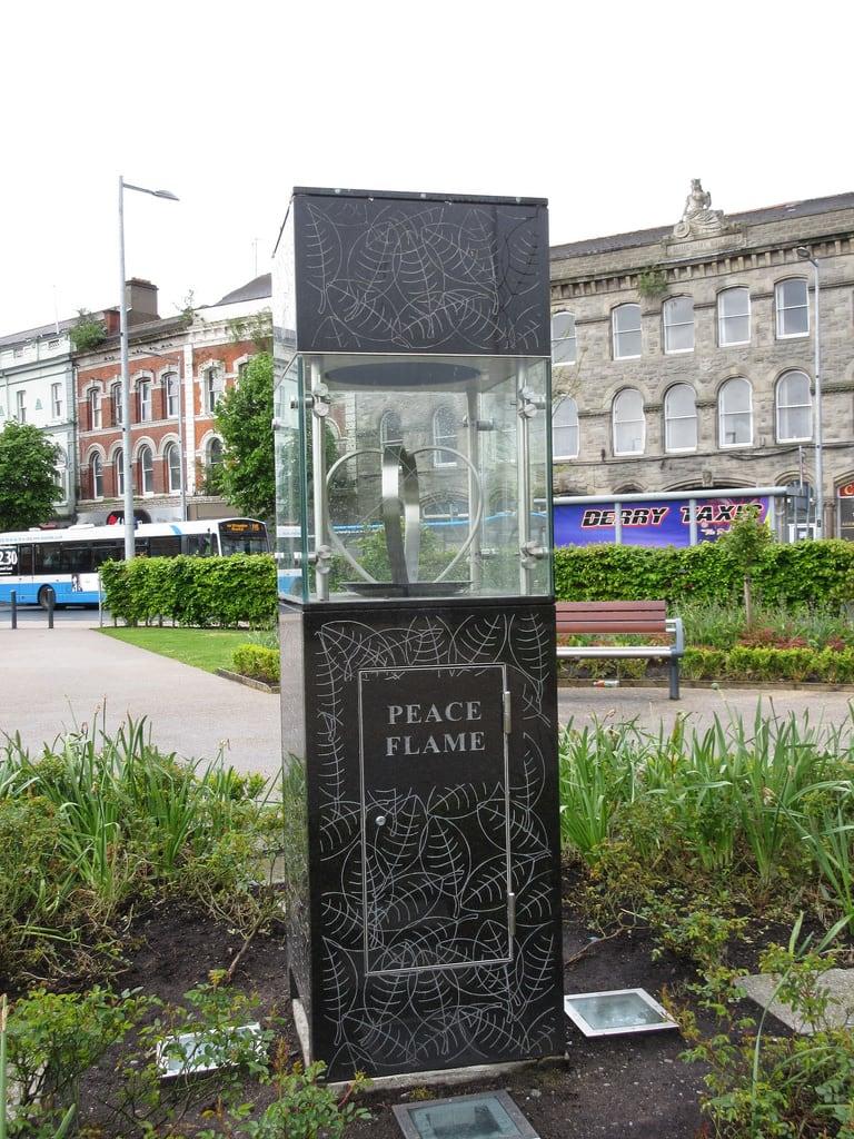 Peace Flame 의 이미지. peace flame londonderry derry