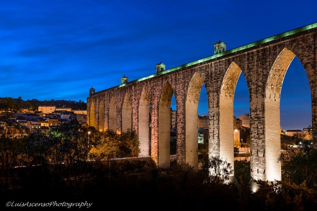 Afbeelding van Aqueduto das Águas Livres. light colour portugal arch dusk lisboa lisbon nopeople aqueduct luis bluehour urbanscape ascenso aquedutodaságuaslivres