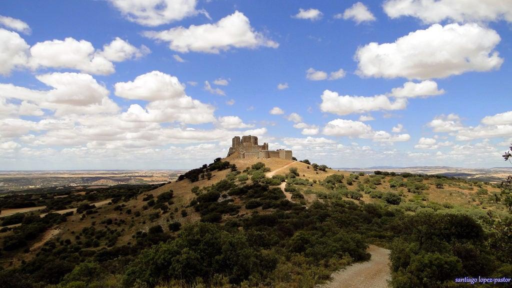 Bilde av Castillo de Almenara. españa castle landscape spain paisaje medieval espagne middleages castillo chateaux cuenca castilla castillalamancha provinciadecuenca