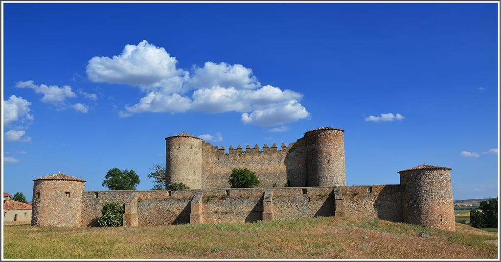 Imagen de Castillo de Almenar. arquitectura cielo soria castillo airelibre almenar castillodealmenar