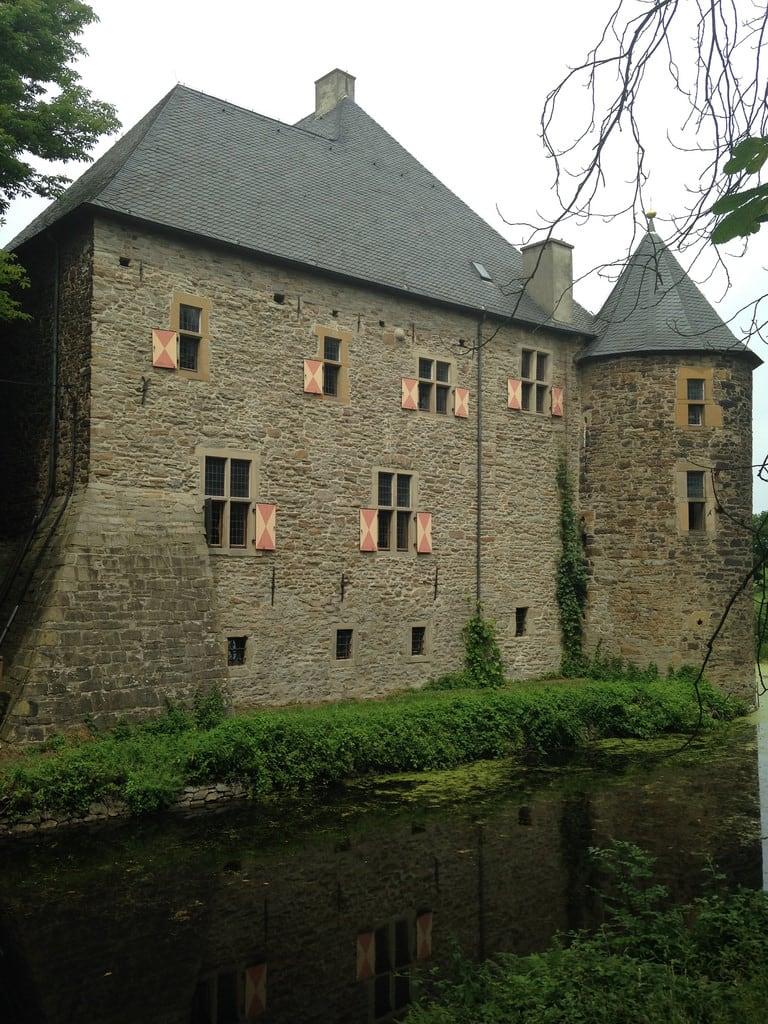 Obrázek Haus Kemnade. castle germany schloss hattingen wasserschloss kemnade watercastle