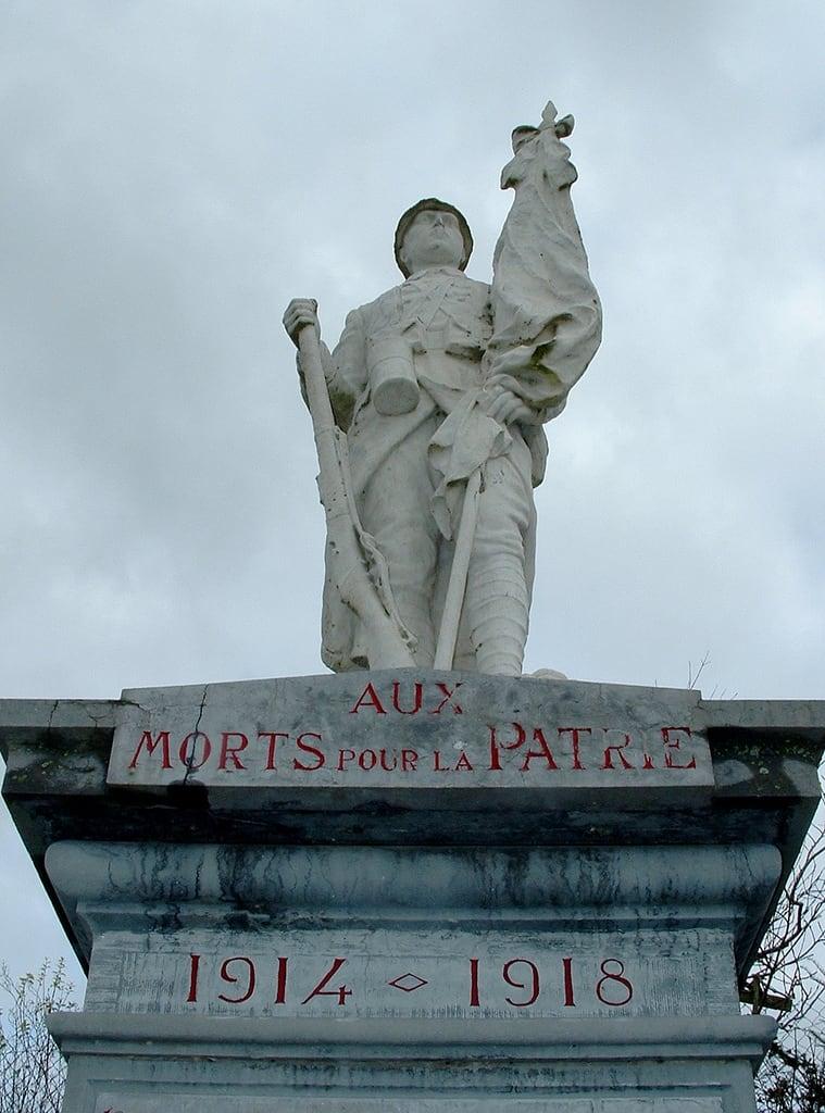 Monument aux Morts görüntü. france wwi histoire guerre armistice premièreguerremondiale 11novembre commémoration olibac