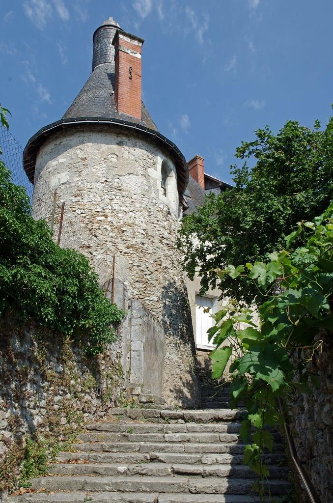 Imagem de Château d'Esvres. france tower stairs torre tour toren treppe escalera scala turm trap escalier برج башня kule タワー 階段 塔 esvres indreetloire schody лестница wieża 楼梯 merdiven πύργοσ σκάλεσ سلالم