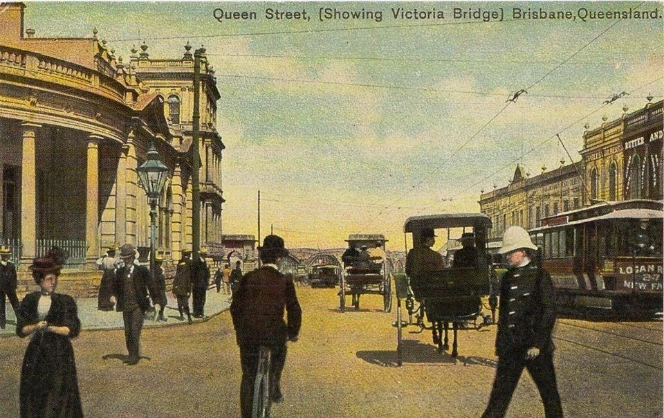 Изображение на Queen Victoria. queensland australia tinted vintage postcard colouredshellseries queenstreet brisbane policeman sulky bicycle tram city victoriabridge aussiemobs
