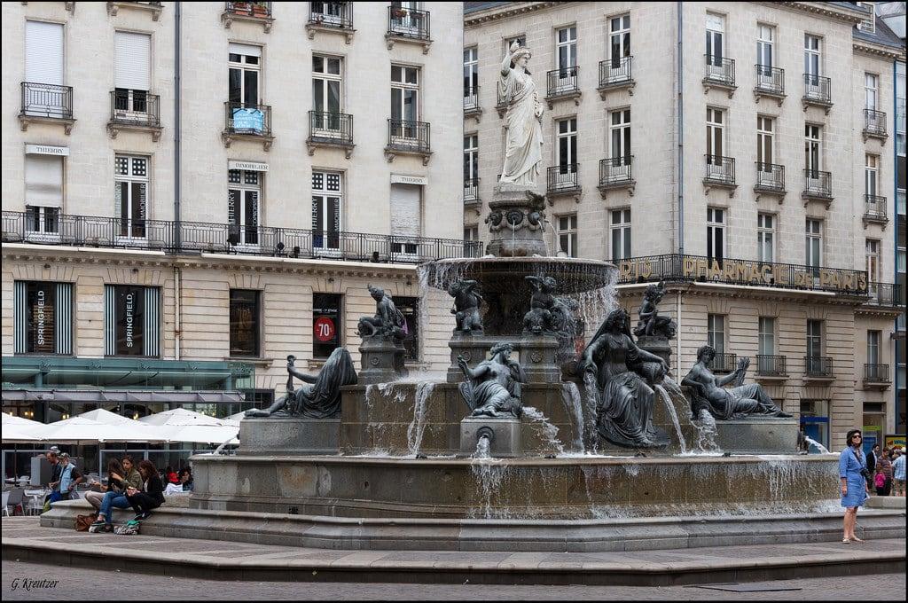 Hình ảnh của La Loire et ses Affluents. france monument statue bronze place fontaine nantes 44 royale jetdeau bassin placeroyale paysdelaloire loireatlantique